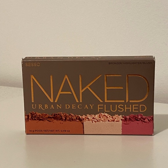 Urban decay flushed blush highlight and contour palette. - Picture 3 of 4